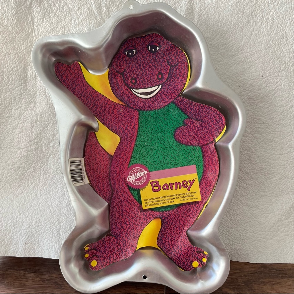 Wilton Barney dinosaur 2 layer cake pan 1993